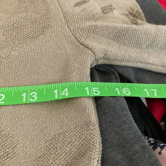 Tricot Chic Sweater Womens Sz 4 Beige Metallic‎ Knit Floral Long Sleeve Pullover - Picture 7 of 9